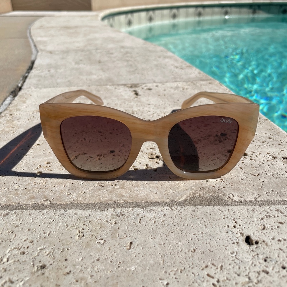 QUAY After Hours Bevel Sunglasses Polarized Ivory Tortoise Frame Brown Lens NWOT